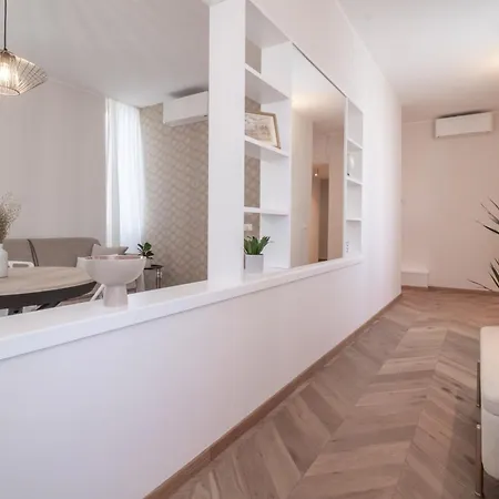 Dei Re Di Apartment